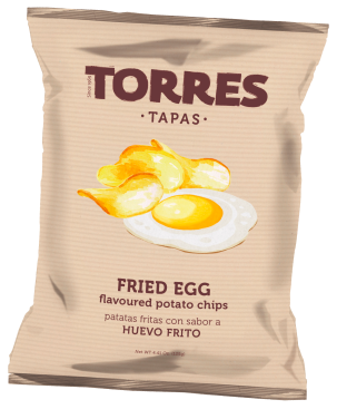 Packaging of Torres Tapas Fried Egg flavored potato chips with an image of chips and a fried egg on a beige background.