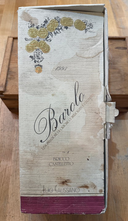 Wine box with 'Barolo' branding on a wooden surface
