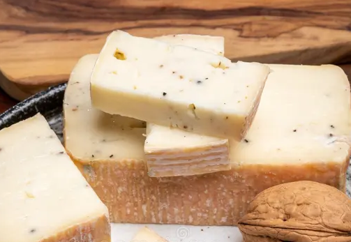 Tartu Taleggio w/Truffle